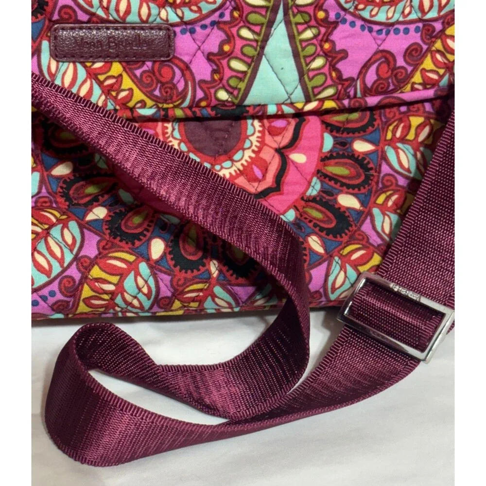 Vera Bradley Lighten Up Essential Messenger Resort Medallion Laptop Crossbody